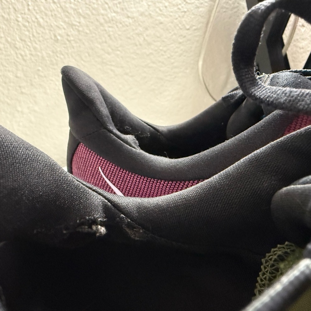 Hoka women size 10  Clifton 8 Women's Pink and Black Athletic Shoes - Picture 7 of 8